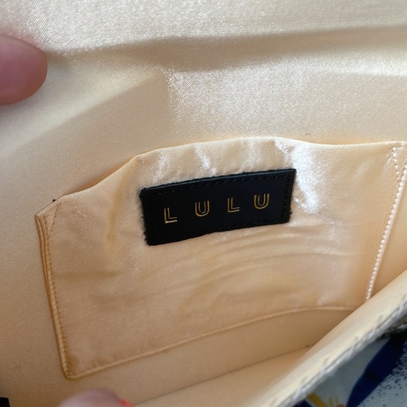 Brand New Lulu Handcrafted Gold Tone Beaded Flap Clutch Chain Crossbody Purse - Picture 11 of 12